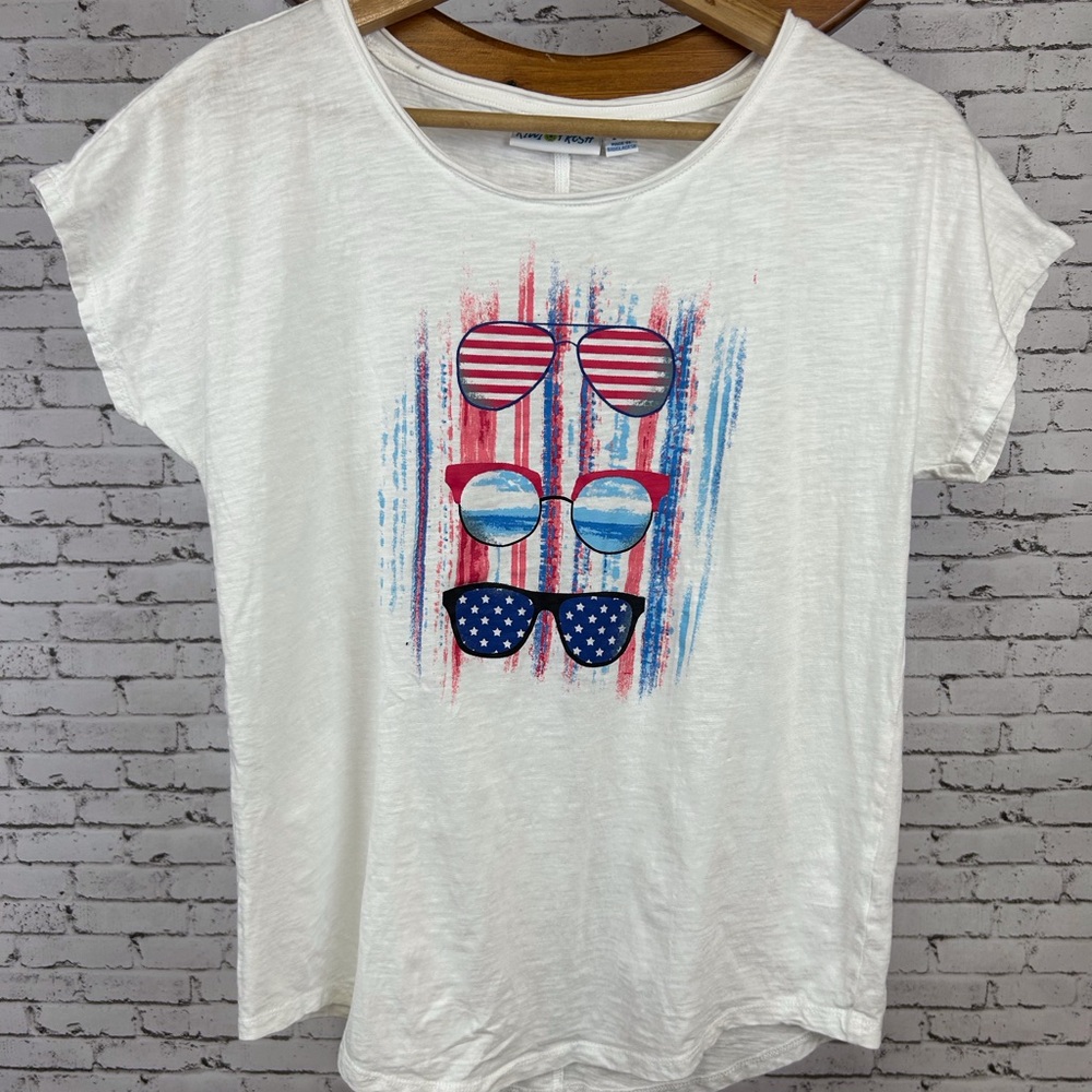 Kiwi Fresh | Patriotic White T-Shirt with 3 Sunglass designs size SP